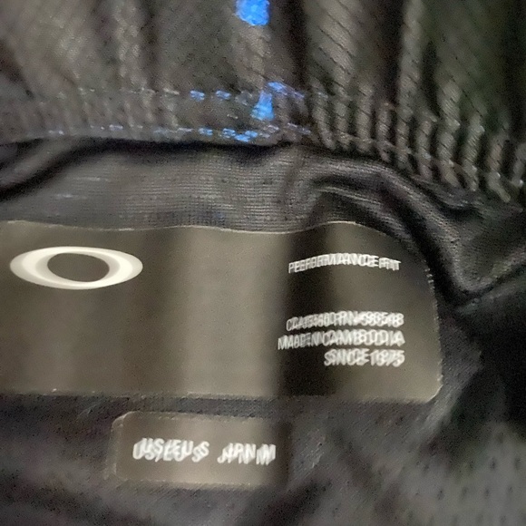 Mens Oakley swim shorts - Picture 2 of 2